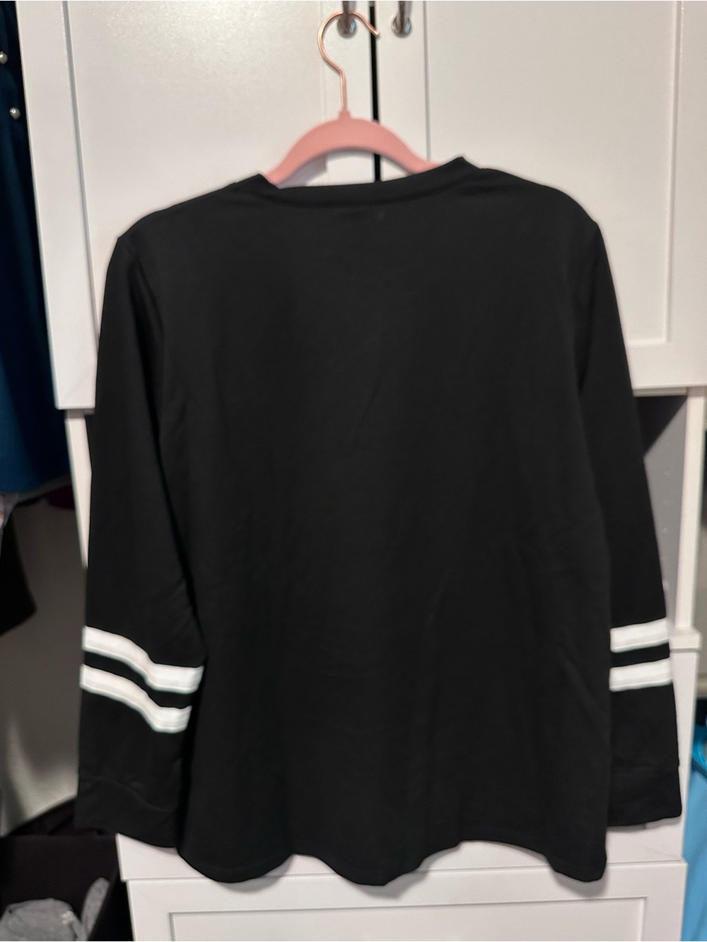 RUBZOOF Black White Varsity Stripe Long Sleeve Pocket Top Size L NWT - Picture 6 of 7